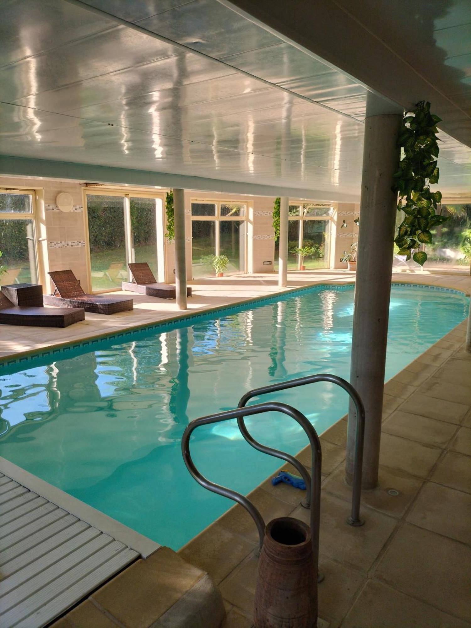 Au Charme Du Lac Espace Bien Etre Et Piscine Chauffe Proche Parc Et Restaurant Du Casino 弗尔黎祖 外观 照片