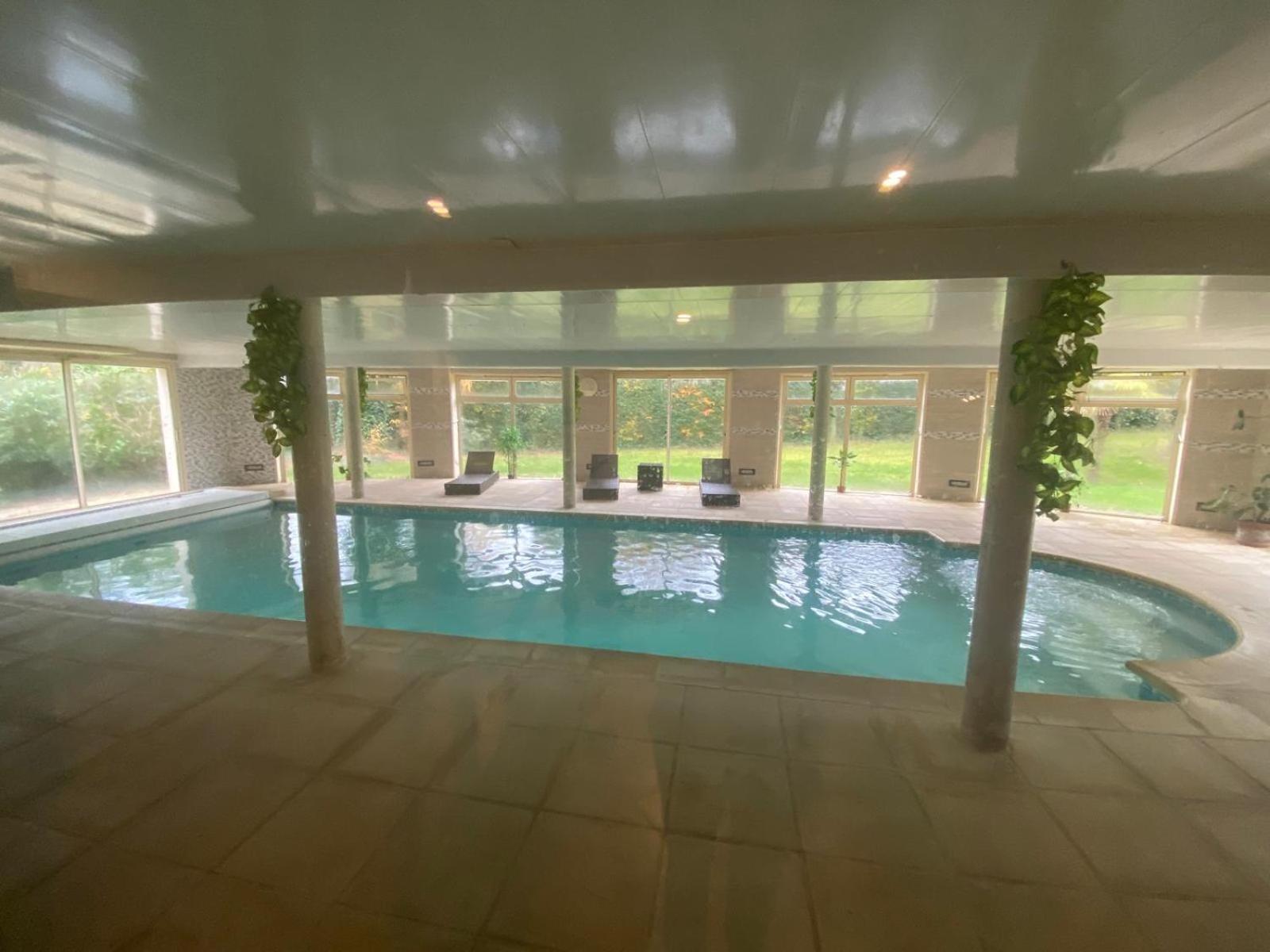 Au Charme Du Lac Espace Bien Etre Et Piscine Chauffe Proche Parc Et Restaurant Du Casino 弗尔黎祖 外观 照片