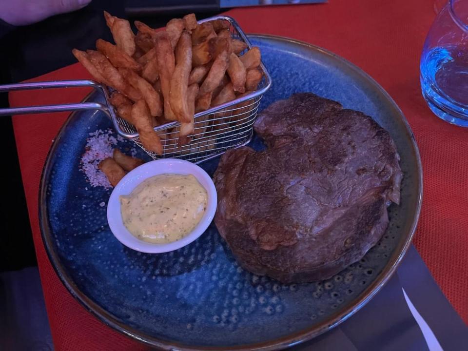 Au Charme Du Lac Espace Bien Etre Et Piscine Chauffe Proche Parc Et Restaurant Du Casino 弗尔黎祖 外观 照片