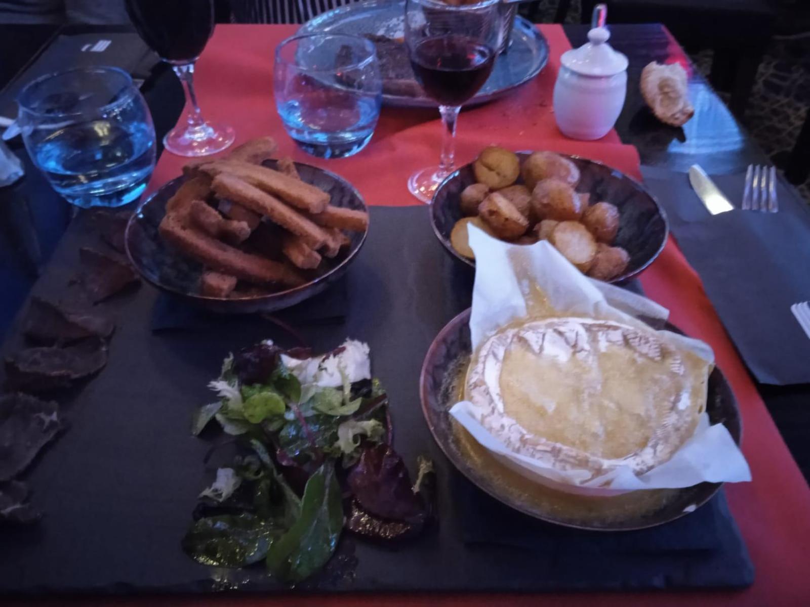 Au Charme Du Lac Espace Bien Etre Et Piscine Chauffe Proche Parc Et Restaurant Du Casino 弗尔黎祖 外观 照片