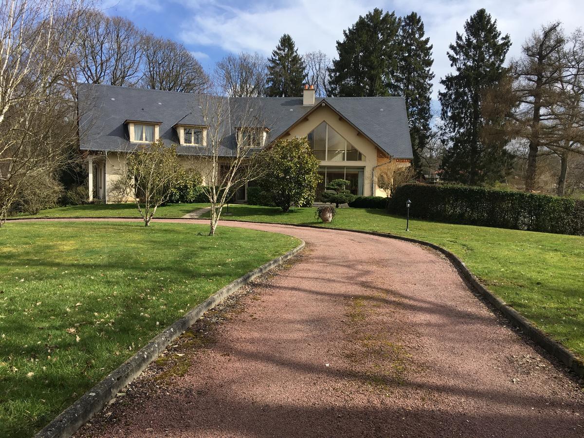 Au Charme Du Lac Espace Bien Etre Et Piscine Chauffe Proche Parc Et Restaurant Du Casino 弗尔黎祖 外观 照片